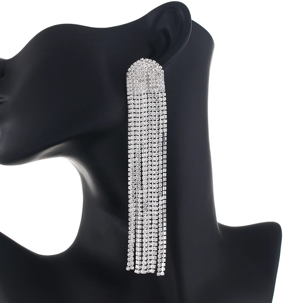 2023 New Claw Chain Rhinestone Long Tassel Earrings Women Shine Stage Exaggerated Temperament Ear Accessories Wholesale
2023 New Claw Chain Rhinestone Long Tassel Earrings Women Shine Stage Exaggerated Temperament Ear Accessories Wholesale