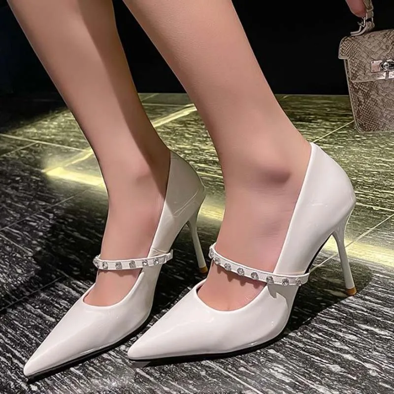 Стразы женские туфли на высоком каблуке туфли-лодочки с острым носком женские повседневные уличные сланцы женские сандалии с бриллиантами
Стразы женские туфли на высоком каблуке туфли-лодочки с острым носком женские повседневные уличные сланцы женские сандалии с бриллиантами