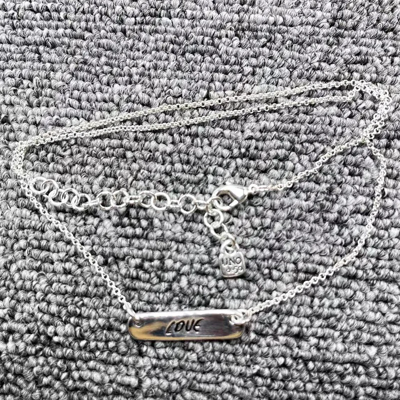 UNOde502022 New Original Fashion Electroplated 925 Silver Nameplate Love and Lucky Necklace Holiday Jewelry Valentine's Day Gift
UNOde502022 New Original Fashion Electroplated 925 Silver Nameplate Love and Lucky Necklace Holiday Jewelry Valentine's Day Gift