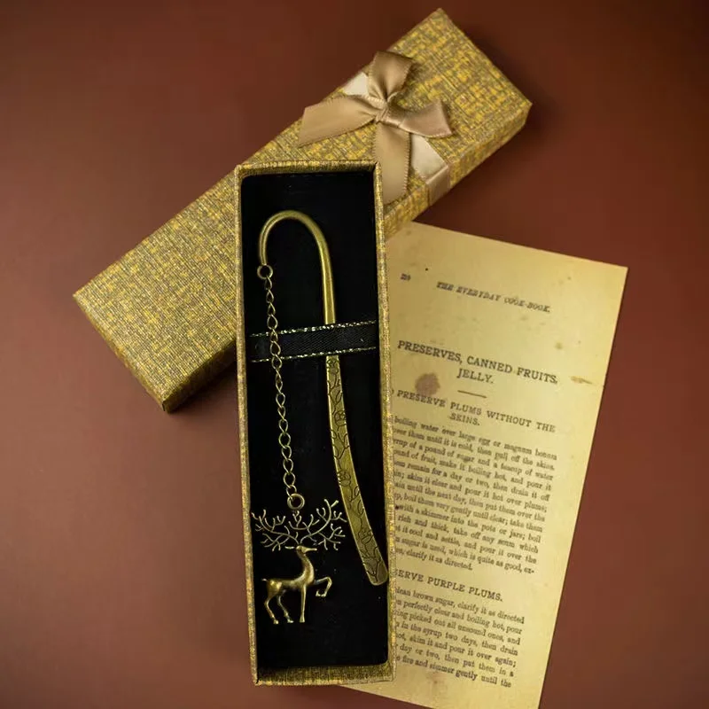 1Pcs Creative Pendant Retro Bookmarks Gifts Box Bookmarks Teachers Students School Office Christmas For Friends
1Pcs Creative Pendant Retro Bookmarks Gifts Box Bookmarks Teachers Students School Office Christmas For Friends