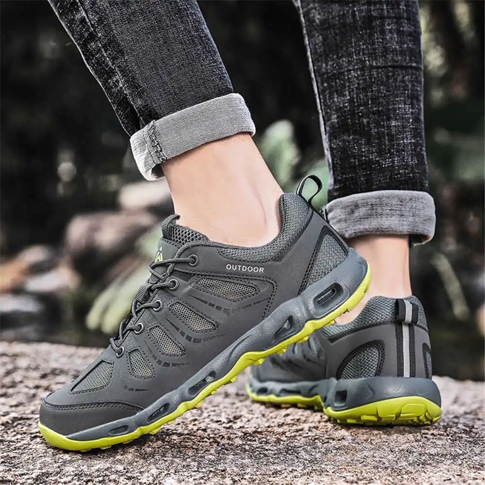 Нескользящие коричневые кроссовки для бега, размеры 40
Нескользящие коричневые кроссовки для бега, размеры 40