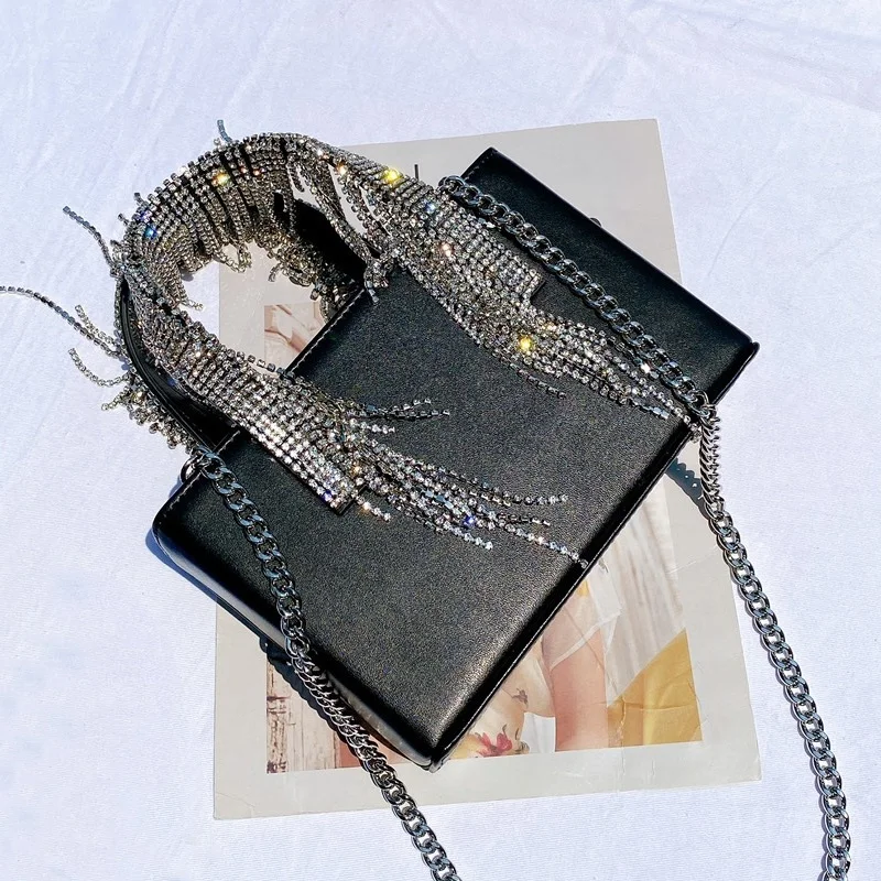Luxury Designer Handbags Women Shoulder Bags 2022 Female Shopper Fashion Rhinestones Tassel Chain Genuine Leather Crossbody Bags
Luxury Designer Handbags Women Shoulder Bags 2022 Female Shopper Fashion Rhinestones Tassel Chain Genuine Leather Crossbody Bags
