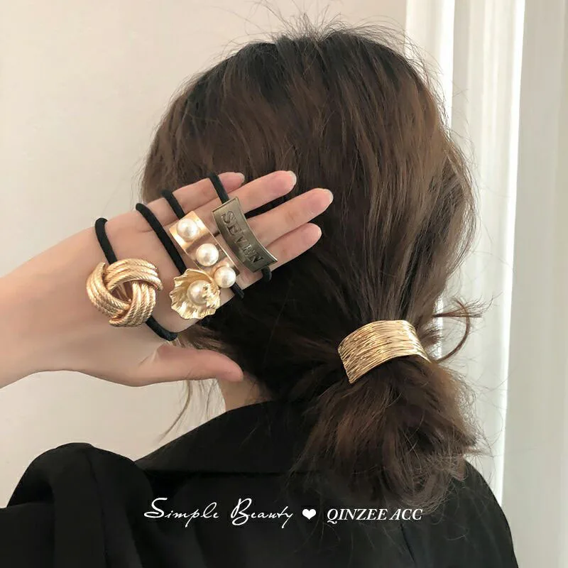 2021 Fashion Elastic Hair Band For Women Metal Crown Rubber Hairbands Elegant Pearl Scrunchie Hair Accessories Jewelry
2021 Fashion Elastic Hair Band For Women Metal Crown Rubber Hairbands Elegant Pearl Scrunchie Hair Accessories Jewelry