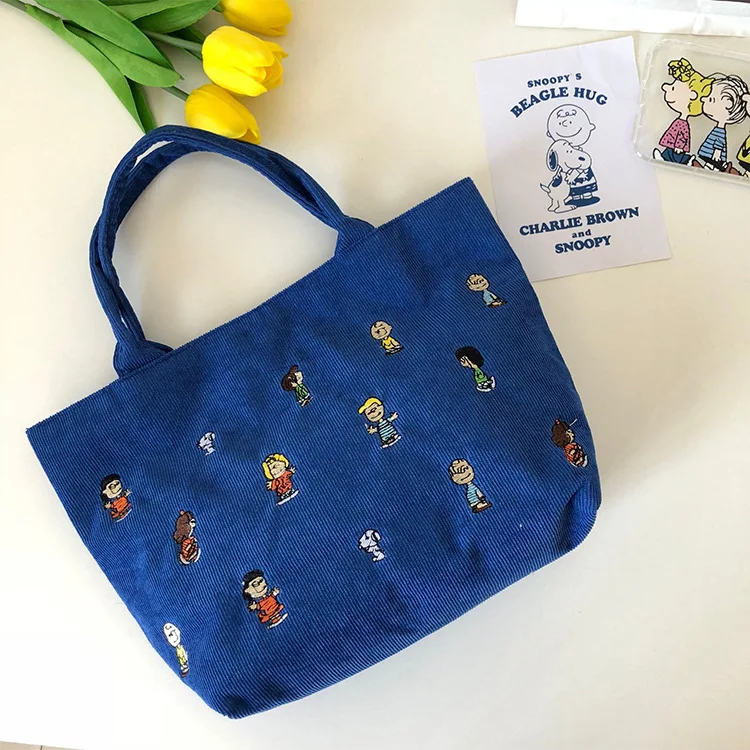 2023 Spring Ins Japanese Cartoon Embroidery Snoopy Family Corduroy Lunch Bag Student Tote Shoulder Bag Shopping Pouch Handbag
2023 Spring Ins Japanese Cartoon Embroidery Snoopy Family Corduroy Lunch Bag Student Tote Shoulder Bag Shopping Pouch Handbag