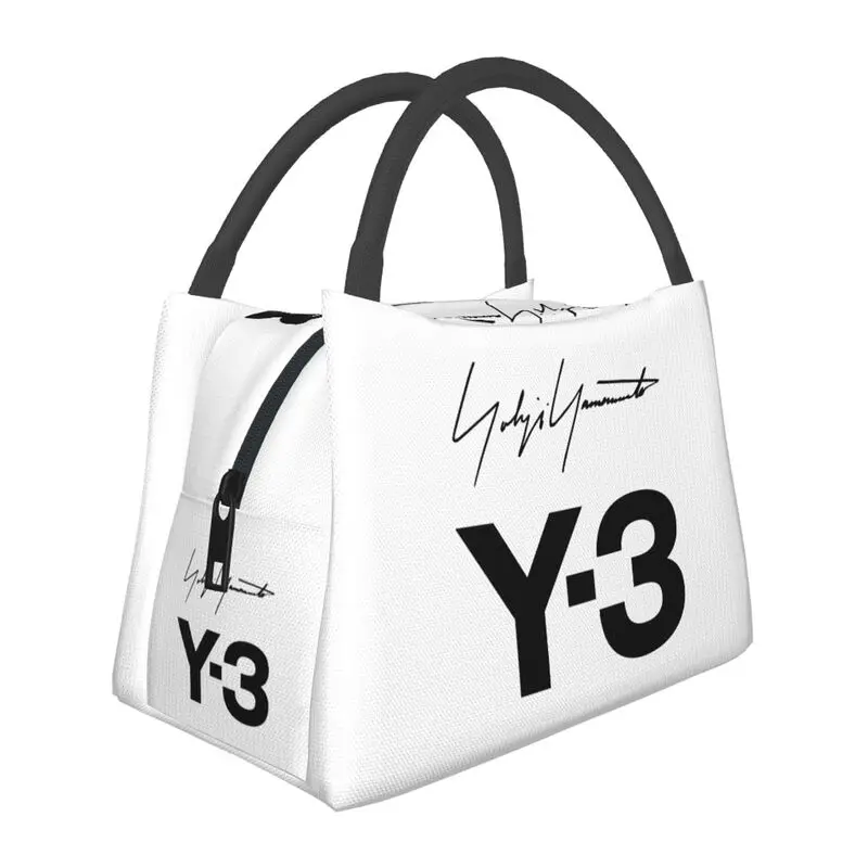 Hand-held insulated refrigerated lunch bag is portable, stylish and simple, suitable for picnics
Hand-held insulated refrigerated lunch bag is portable, stylish and simple, suitable for picnics