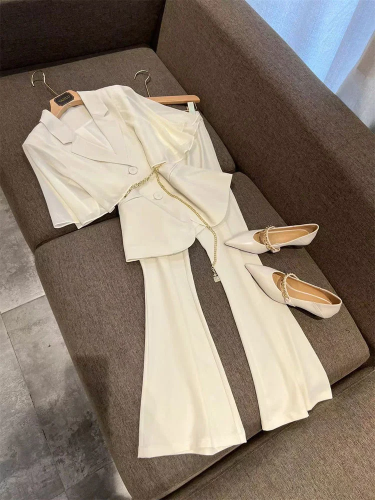 Женские деловые костюмы для офиса, элегантный пиджак с отложным воротником и V-образным вырезом и брюки-клеш, комплект из двух предметов в Корейском стиле для женщин, лето
Женские деловые костюмы для офиса, элегантный пиджак с отложным воротником и V-образным вырезом и брюки-клеш, комплект из двух предметов в Корейском стиле для женщин, лето