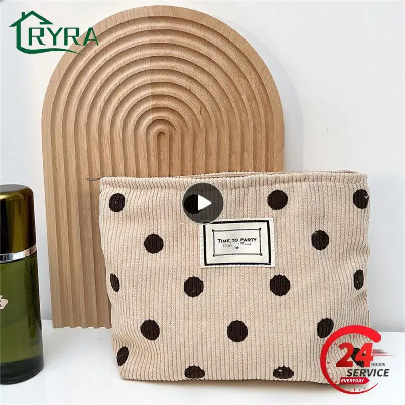 Travel Sub-pack Wash Bag Portable Polka Dot Storage And Finishing Bag Retro Leisure Cosmetic Bag Storage Bag Corduroy
Travel Sub-pack Wash Bag Portable Polka Dot Storage And Finishing Bag Retro Leisure Cosmetic Bag Storage Bag Corduroy