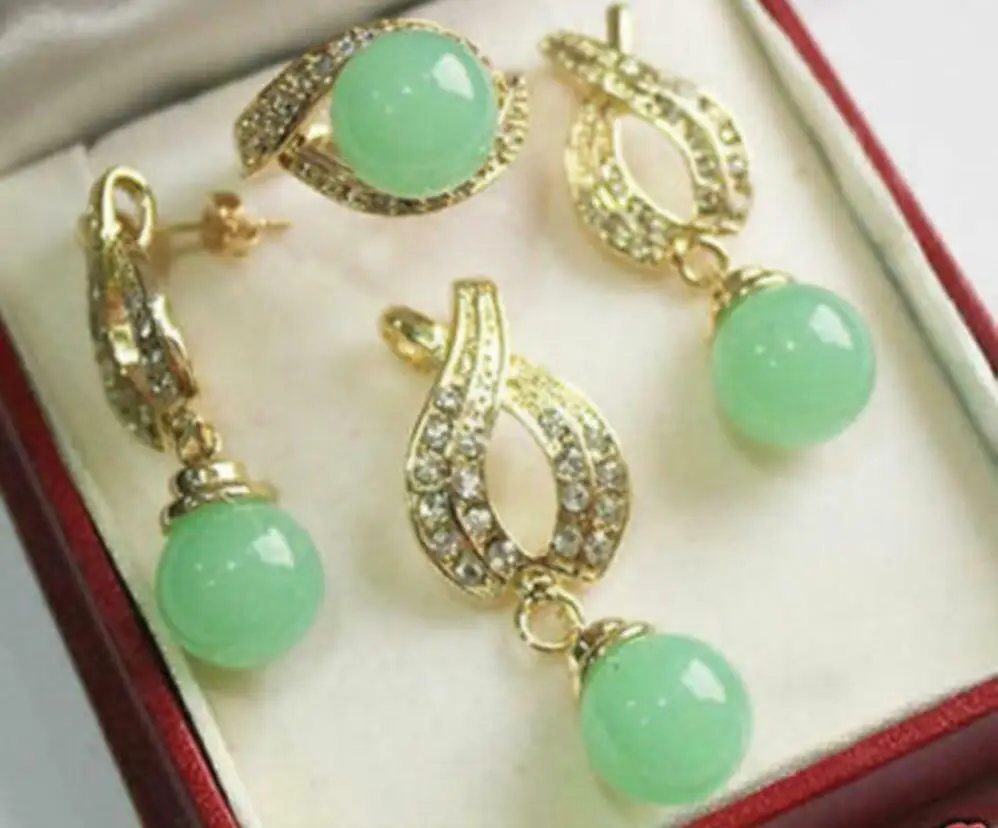 18K GP модное светло-зеленое Нефритовое ожерелье серьги кольцо набор AAA
18K GP модное светло-зеленое Нефритовое ожерелье серьги кольцо набор AAA