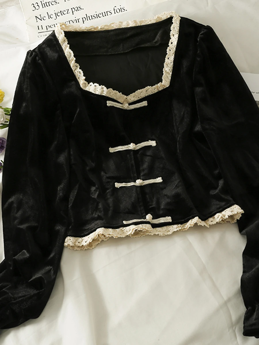 Autumn Women Black Lace Patchwork Velvet Blouse Vintage Square Collar Long Sleeve Single Breasted Short Tops Female Blusas New
Autumn Women Black Lace Patchwork Velvet Blouse Vintage Square Collar Long Sleeve Single Breasted Short Tops Female Blusas New