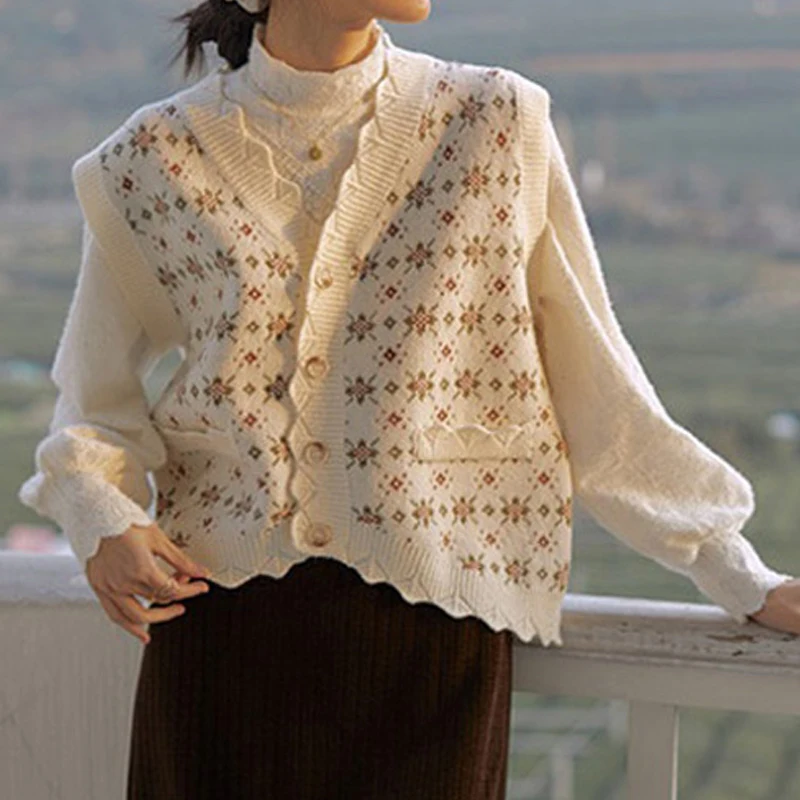 Casual Cute V-neck Sweater Tops Truien Dames Autumn Winter Knitted Sweater Vest Women Sweet Printed Loose Cardigan Women 24022
Casual Cute V-neck Sweater Tops Truien Dames Autumn Winter Knitted Sweater Vest Women Sweet Printed Loose Cardigan Women 24022