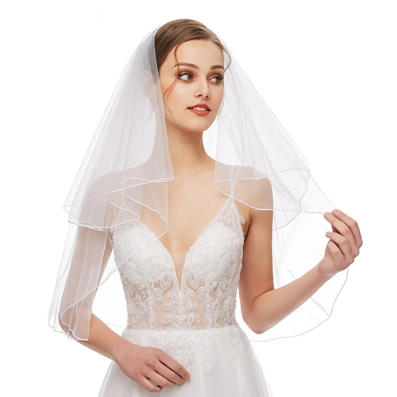 2 Tiers Bridal Veil with Metal Comb Short Sheer Tulle Simple Design Wedding Hair Accessories Elbow Veils for Brides
2 Tiers Bridal Veil with Metal Comb Short Sheer Tulle Simple Design Wedding Hair Accessories Elbow Veils for Brides