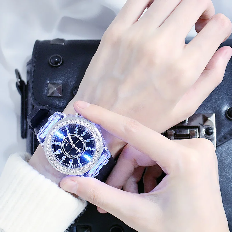 led Flash Luminous Watch Personality trends students lovers jellies woman men's watches Colorful light WristWatch Ins watch's
led Flash Luminous Watch Personality trends students lovers jellies woman men's watches Colorful light WristWatch Ins watch's