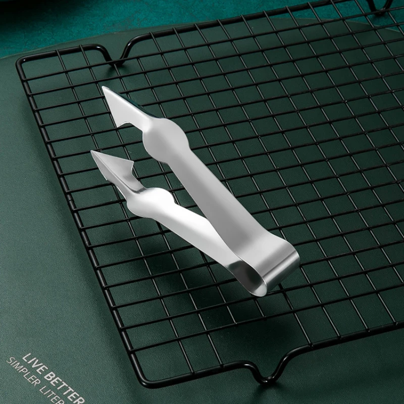 Stainless Steel Fruit and Vegetable Peeler Pineapple Corer Strawberry Peeler Pineapple Clip Kitchen Gadgets
Stainless Steel Fruit and Vegetable Peeler Pineapple Corer Strawberry Peeler Pineapple Clip Kitchen Gadgets