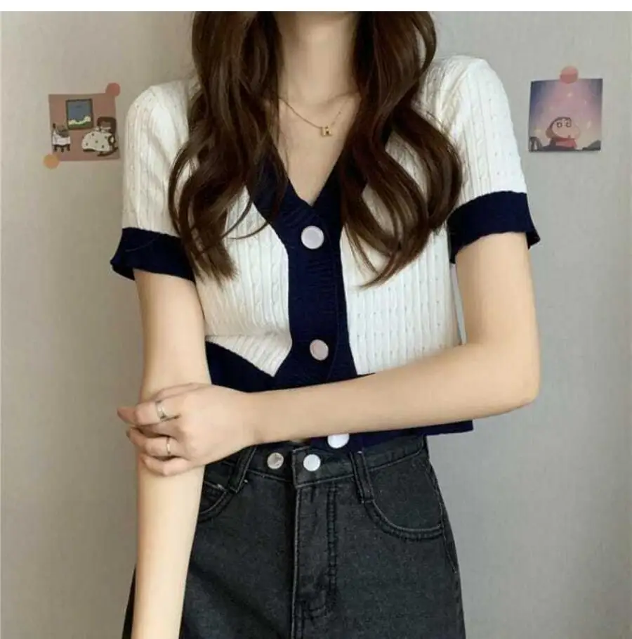 2023 New Fashion Korean V-Neck Short Sleeve Knitted T-shirt Women's Summer Coat Cardigan Clothing
2023 New Fashion Korean V-Neck Short Sleeve Knitted T-shirt Women's Summer Coat Cardigan Clothing