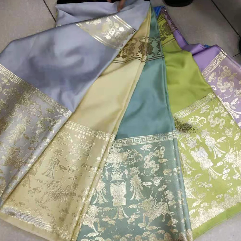 Юбка-лошадь, плетеная Золотая марля, Hanfu жаккардовая Минг ханьфу, китайские элементы, разноцветное ежедневное сочетание кирина
Юбка-лошадь, плетеная Золотая марля, Hanfu жаккардовая Минг ханьфу, китайские элементы, разноцветное ежедневное сочетание кирина
