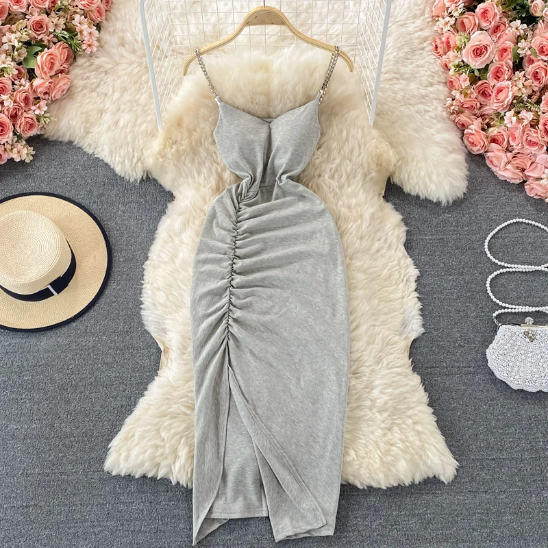 Sexy Chain Spaghetti Strap V-neck Sleeveless Summer Dress Women Solid Slim Pleated Split Midi Calf Party Dress Casual Streetwear
Sexy Chain Spaghetti Strap V-neck Sleeveless Summer Dress Women Solid Slim Pleated Split Midi Calf Party Dress Casual Streetwear