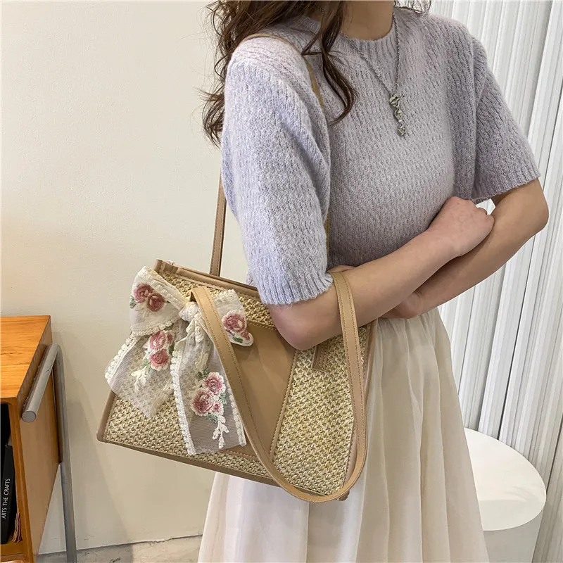 2022 New Bag Women's Fashion Woven Shoulder Bag Large Capacity Casual Color Contrast Straw Tote Bag
2022 New Bag Women's Fashion Woven Shoulder Bag Large Capacity Casual Color Contrast Straw Tote Bag