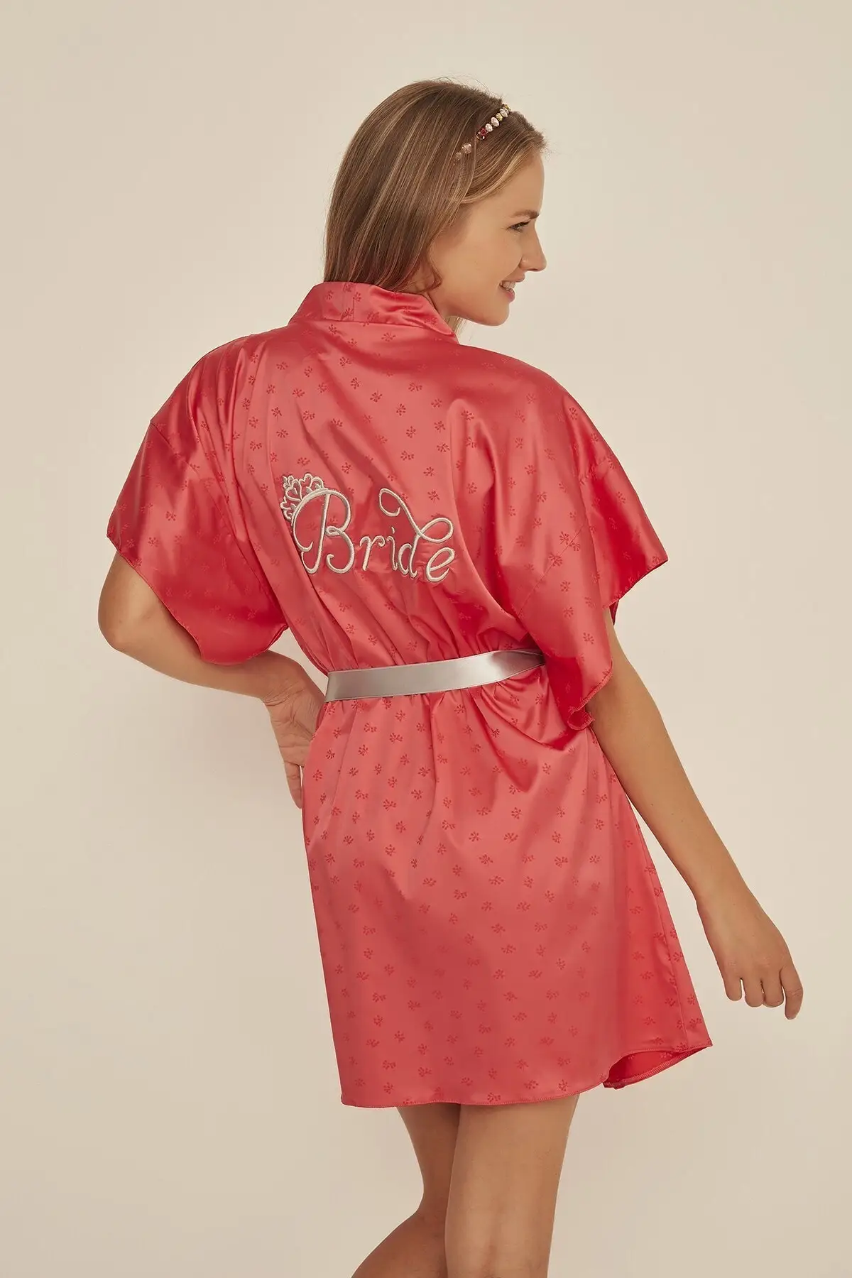 Dressing Gown 056 Bride embroidery crisppy Satin Pomegranate Blossom Bathrobe Peignoir Kimono Bride Sleepwear Night Gown
Dressing Gown 056 Bride embroidery crisppy Satin Pomegranate Blossom Bathrobe Peignoir Kimono Bride Sleepwear Night Gown