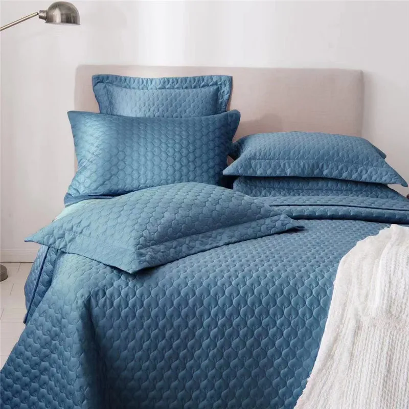 Luxury Silky Satin Cotton Quilt Set 3PCS Bedspread on the Bed King Queen Size Solid Color Summer Double Blanket for Bed Coverlet
Luxury Silky Satin Cotton Quilt Set 3PCS Bedspread on the Bed King Queen Size Solid Color Summer Double Blanket for Bed Coverlet