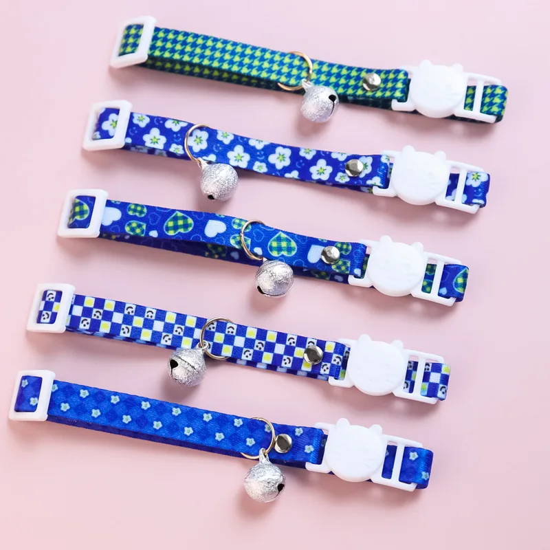 1PCS Cotton Pet Collar Simple Blue Flower Print Cat Dog Adjustable Necklace Fashion Cute With Bells Safety Buckle Cats Collars
1PCS Cotton Pet Collar Simple Blue Flower Print Cat Dog Adjustable Necklace Fashion Cute With Bells Safety Buckle Cats Collars