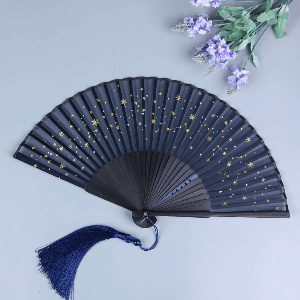 Chinese Vintage Style Star Folding Fan Wooden Men's And Women's Summer Cool Classical Party Dance Ancient Style Art Gift 
Chinese Vintage Style Star Folding Fan Wooden Men's And Women's Summer Cool Classical Party Dance Ancient Style Art Gift