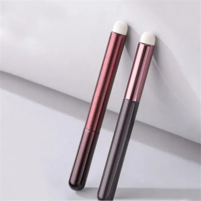 

1pcs Round Head Lip Brush Concealer Halo Brush Lip Balm Lipstick Lip Glaze Brush Priming Concealer Halo Dye Brush Makeup Brushes