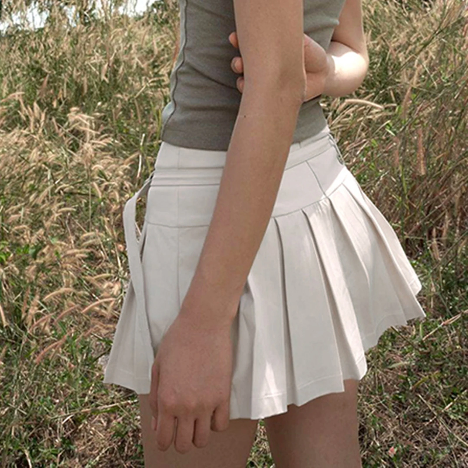 Women Y2k Mini Skirt Simple Pleated Slim Skater Skirt Zipper Casual Solid Color Harajuku Streetwear 
Women Y2k Mini Skirt Simple Pleated Slim Skater Skirt Zipper Casual Solid Color Harajuku Streetwear