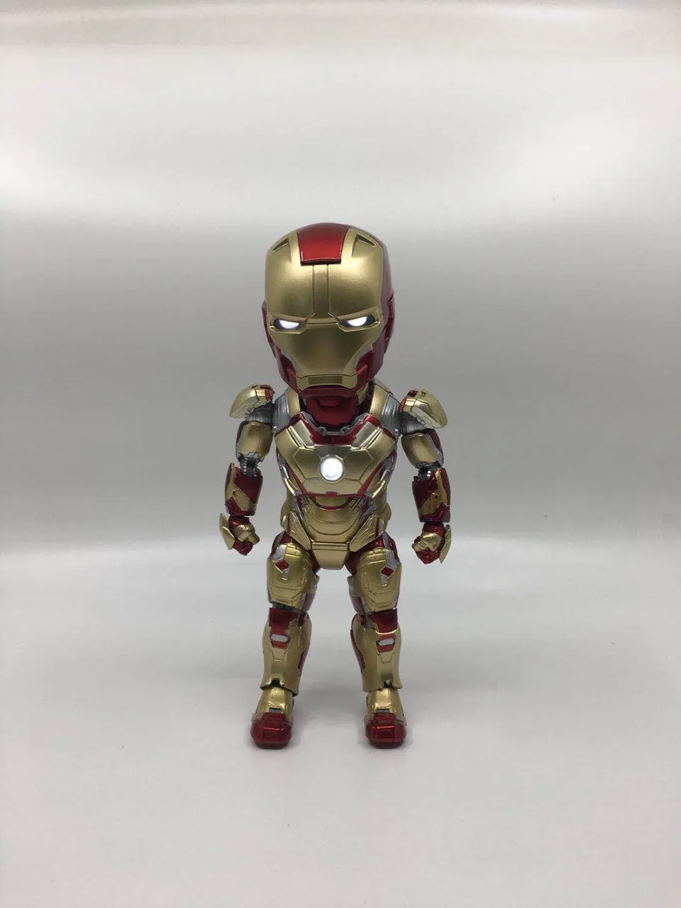

Светящаяся экшн-фигурка Marvel Egg Attack EAA-036 Iron Man 3 MARK 42 MK XLII светильник Игрушечная модель, подарок для коллекции