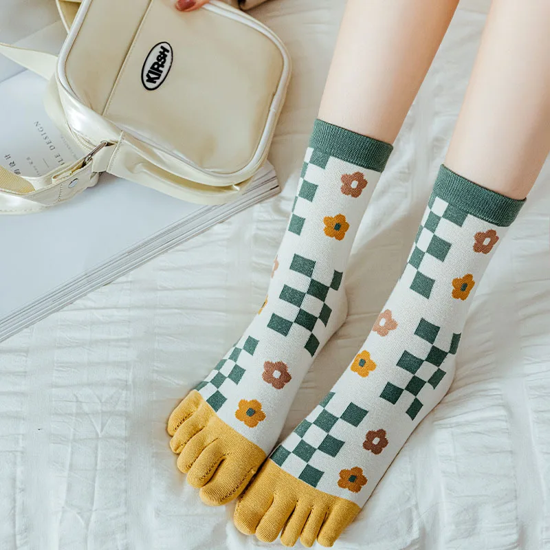 Solid Fashion Color Cotton Five Toe Socks Middle Tube Socks Women's Socks Autumn Boat Socks Breathable Five Fingers Socks
Solid Fashion Color Cotton Five Toe Socks Middle Tube Socks Women's Socks Autumn Boat Socks Breathable Five Fingers Socks