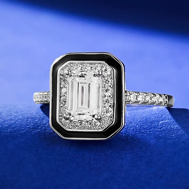 Luxury Fashion Simple Emerald Cutting Ring 925 Silver Celebrity Versatile Three Piece Set
Luxury Fashion Simple Emerald Cutting Ring 925 Silver Celebrity Versatile Three Piece Set
