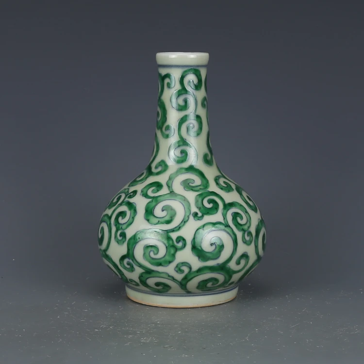 Ming Dynasty Chenghua Year Mark Green Scroll Grass Pattern Gallbladder Vase Antique Porcelain Ming And Qing Dynasty Ornaments
Ming Dynasty Chenghua Year Mark Green Scroll Grass Pattern Gallbladder Vase Antique Porcelain Ming And Qing Dynasty Ornaments