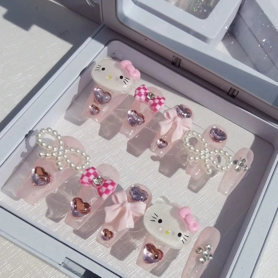 New Kawaii DIY Hello Kitty Cartoon Press on Nails Y2K Handmade Anime Toy False Tips Fake Stickers Decor accessories Sparkling 
New Kawaii DIY Hello Kitty Cartoon Press on Nails Y2K Handmade Anime Toy False Tips Fake Stickers Decor accessories Sparkling