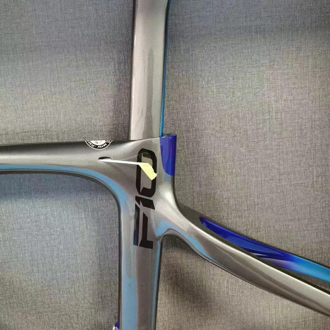 【Made in Taiwan】Metallic luster F10 T1100 Carbon Road Bike Frame Bicycle Frameset Full Carbon Bike Frame
【Made in Taiwan】Metallic luster F10 T1100 Carbon Road Bike Frame Bicycle Frameset Full Carbon Bike Frame