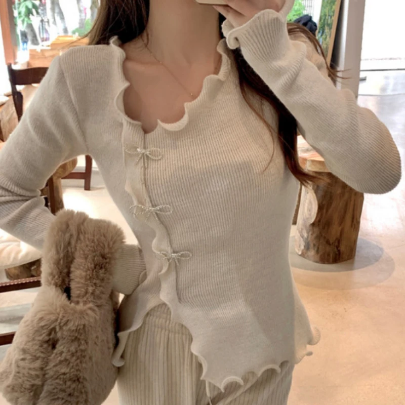 Y2k Knit Sweater Women Bow Knot Irregular Design Sense Niche Tight-fitting Inner Base Shirt Autumn and Winter Sweater Tops
Y2k Knit Sweater Women Bow Knot Irregular Design Sense Niche Tight-fitting Inner Base Shirt Autumn and Winter Sweater Tops