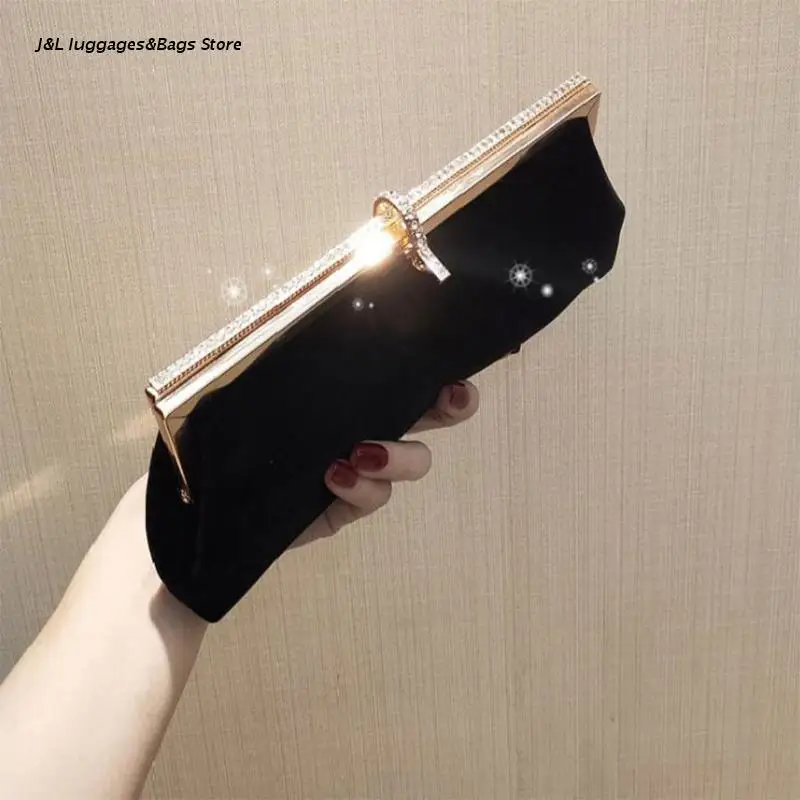 Women Retro Black Velvet Evening Clutch Bag Glitter Rhinestone Buckle Banquet Party Ladies Handbag Purse with Chain
Women Retro Black Velvet Evening Clutch Bag Glitter Rhinestone Buckle Banquet Party Ladies Handbag Purse with Chain