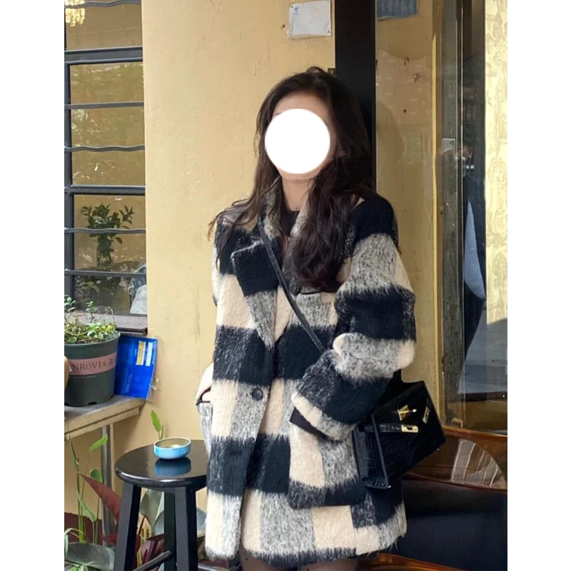 UNXX Autumn and Winter Thick American Retro Women Suit Loose Woolen Plaid Coat Thickened 2023 Office Lady Warm Coat Jacket Top
UNXX Autumn and Winter Thick American Retro Women Suit Loose Woolen Plaid Coat Thickened 2023 Office Lady Warm Coat Jacket Top