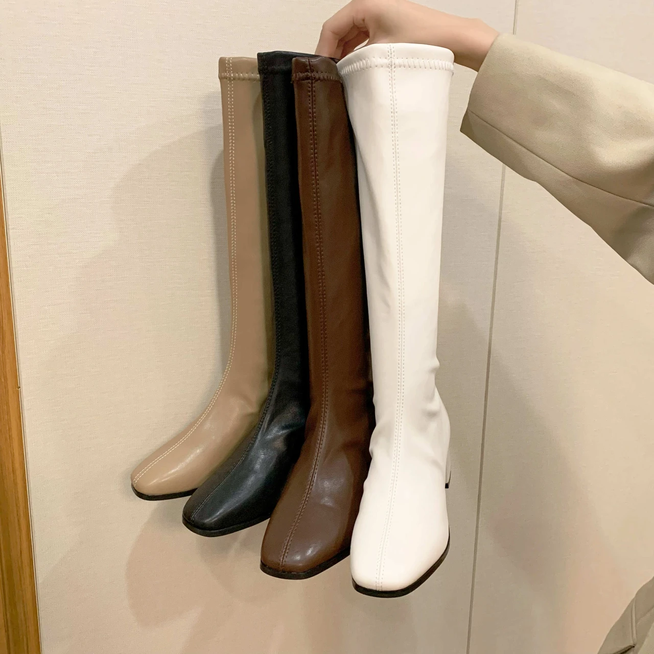 2023 Fashion Women Black Block High Heels Long Boots New Winter Warm Knee High Boots Soft Leather Thigh High Boots Shoes New
2023 Fashion Women Black Block High Heels Long Boots New Winter Warm Knee High Boots Soft Leather Thigh High Boots Shoes New