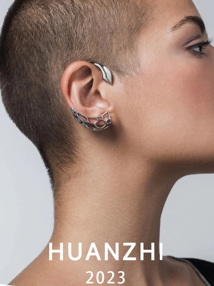 2023 HUANHZUI полые сетчатые серьги в виде корзины серебряного цвета клипсы для ушей в стиле панк без ушей пирсинг серьги для женщин мужчин унисекс ювелирные изделия
2023 HUANHZUI полые сетчатые серьги в виде корзины серебряного цвета клипсы для ушей в стиле панк без ушей пирсинг серьги для женщин мужчин унисекс ювелирные изделия