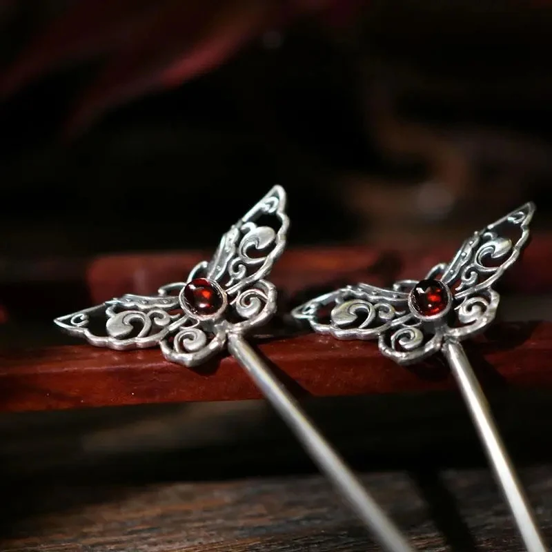 

Новый Дизайн серебряная инкрустированная Рубином полые бабочки Шпилька для волос изысканный роскошный китайский стиль женские ювелирные ...