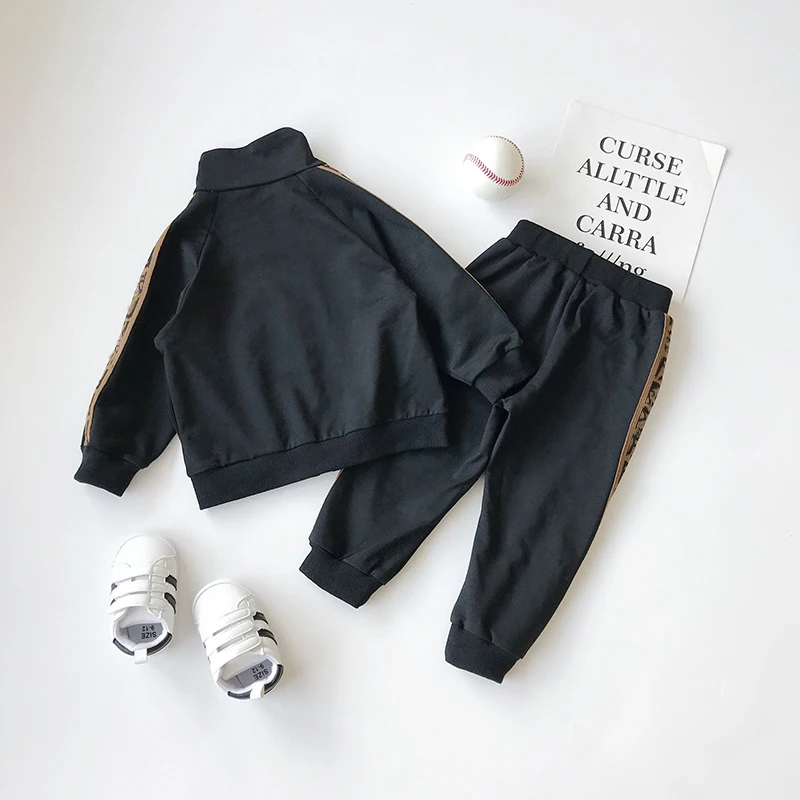 New 2021 spring and autumn fashion kids clothes sports suit letter lapel zipper loose stitching cardigan jacket and pants
New 2021 spring and autumn fashion kids clothes sports suit letter lapel zipper loose stitching cardigan jacket and pants