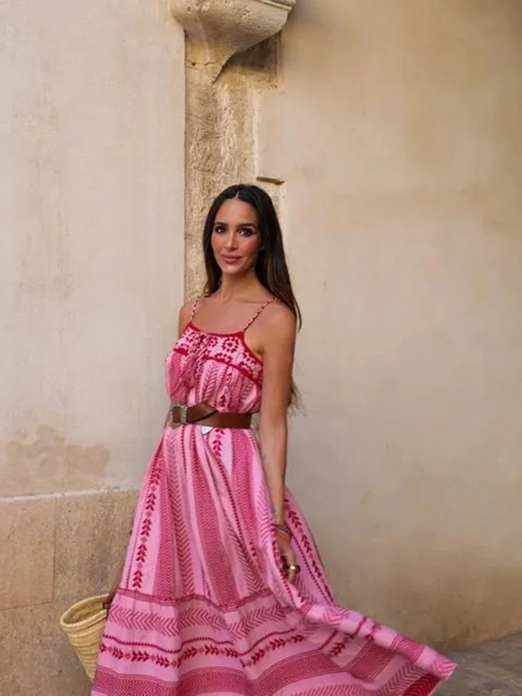 Женское трикотажное платье на бретельках, винтажное пляжное платье без рукавов с открытыми плечами и вышивкой, лето 2023 
Женское трикотажное платье на бретельках, винтажное пляжное платье без рукавов с открытыми плечами и вышивкой, лето 2023