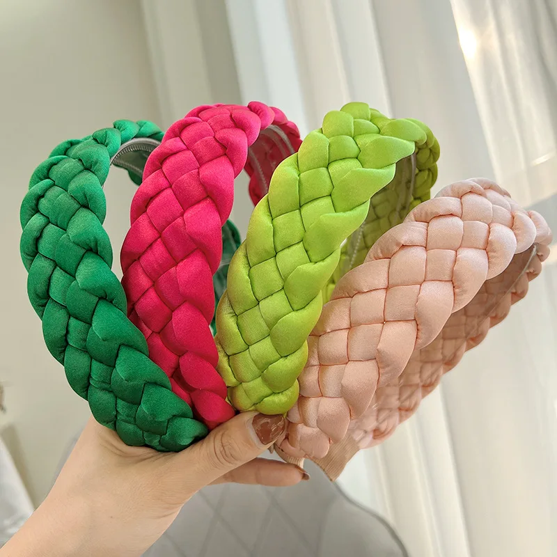 

Europe and The United States New Retro Solid Color Fabric Braided Headband Plastic Toothed Ladies Hair Accessories