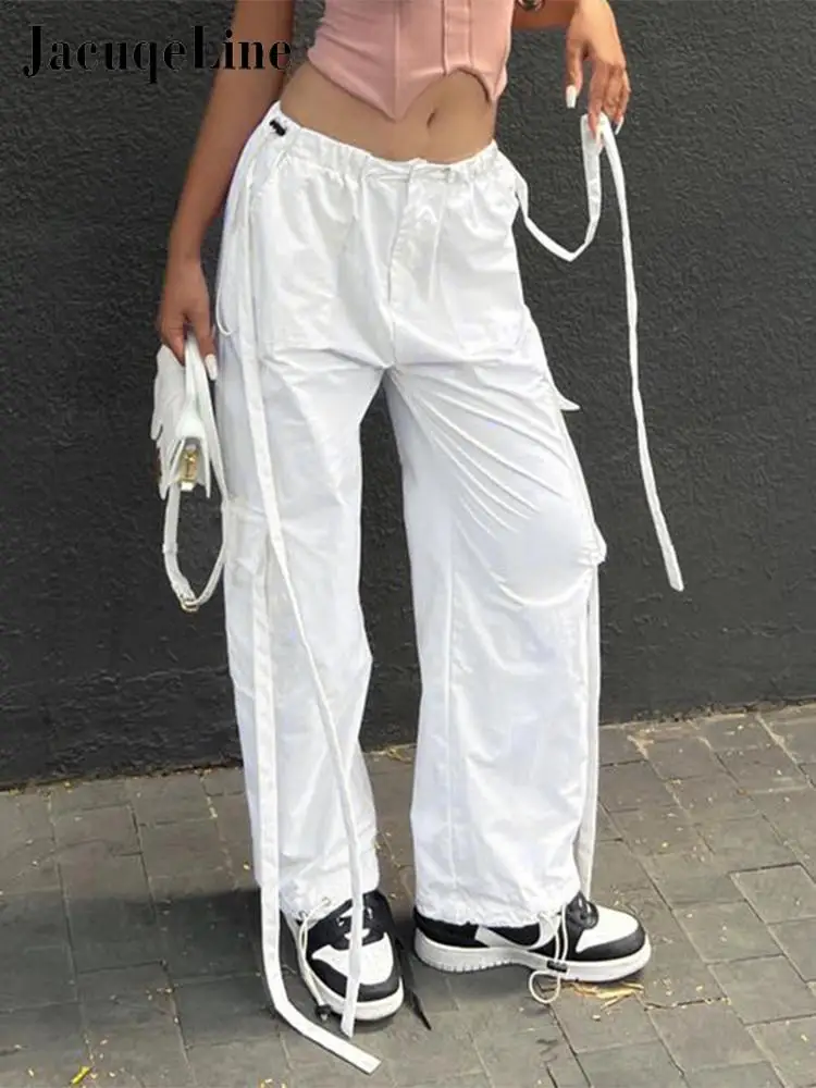 Женские брюки-карго с поясом на резинке, белые
Женские брюки-карго с поясом на резинке, белые