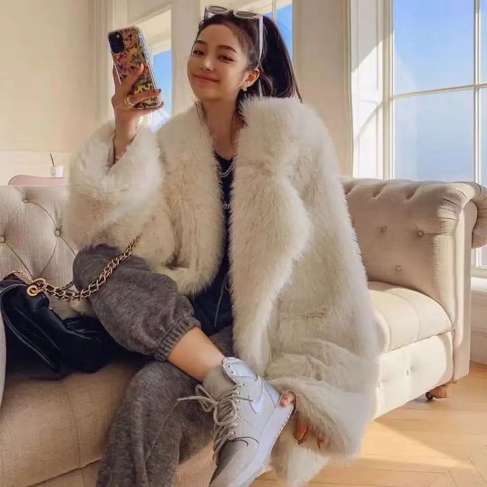 2021 New Women Winter Warm Faux Fur Coat Thick Women Middle -Long Overcoat Turn Down Collar Women Warm Female Casaco Feminino
2021 New Women Winter Warm Faux Fur Coat Thick Women Middle -Long Overcoat Turn Down Collar Women Warm Female Casaco Feminino