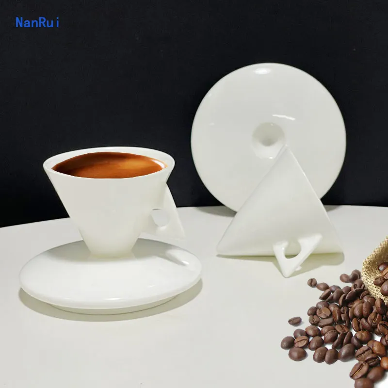 INS Light Luxury White Bone China Cone Type ESPRESSO SHOT Cup Ceramic Pyramid Small Coffee Mug And Saucer Sets Demitasse Teacup 
INS Light Luxury White Bone China Cone Type ESPRESSO SHOT Cup Ceramic Pyramid Small Coffee Mug And Saucer Sets Demitasse Teacup