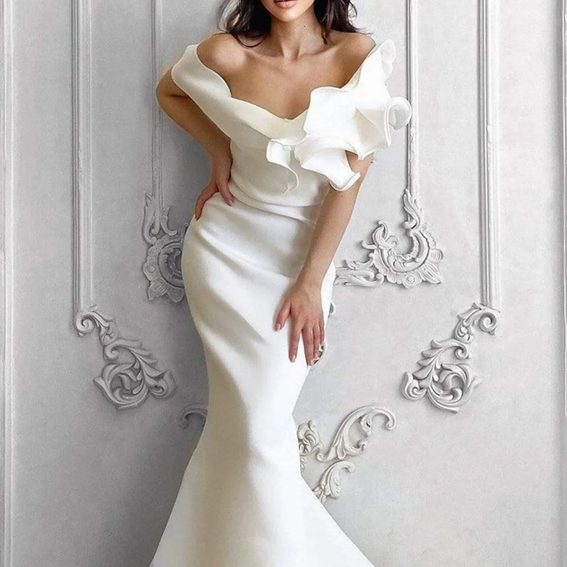 Elegant Mermaid Wedding Dresses for Women Simply Stretch Fabric Court Train Sleeveless V Neck with Ruffles Formal Bridal Gowns
Elegant Mermaid Wedding Dresses for Women Simply Stretch Fabric Court Train Sleeveless V Neck with Ruffles Formal Bridal Gowns