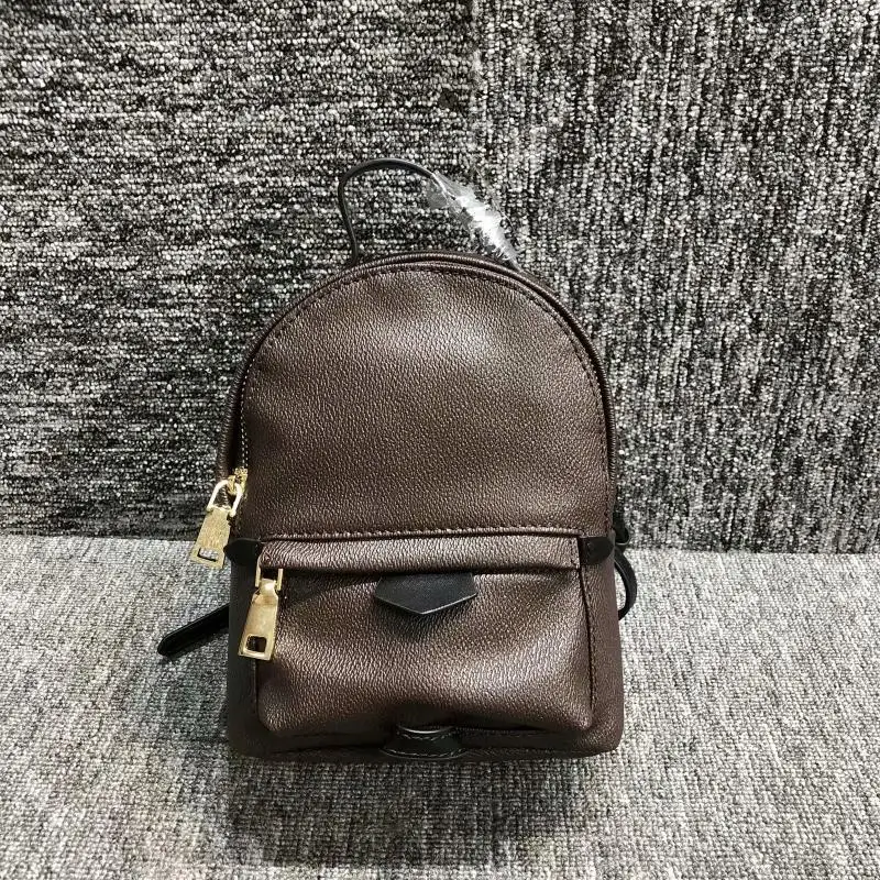 Luxury Leather Backpack Korean Fashion Trendy Women All-match Fashion Women's Shoulder Bag with Gift Box Mini Backpack
Luxury Leather Backpack Korean Fashion Trendy Women All-match Fashion Women's Shoulder Bag with Gift Box Mini Backpack