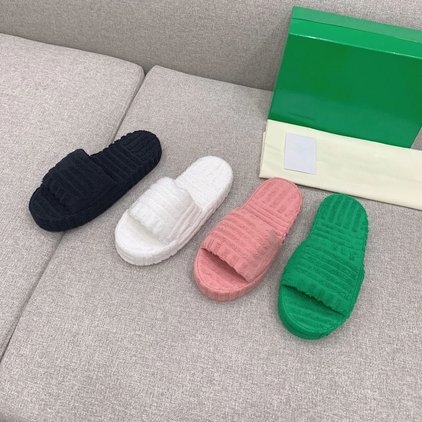 Towel Autumn New Slippers Round Toe Women Slippers Comfort Women Shoes Soft Slippers Woman Fashion Shoes Woman Hot Lazy slippers
Towel Autumn New Slippers Round Toe Women Slippers Comfort Women Shoes Soft Slippers Woman Fashion Shoes Woman Hot Lazy slippers