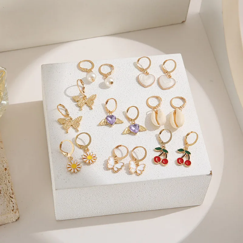 Simple Women 9 Pairs/set Alloy Inlaid Rhinestone Butterfly Heart Cherry Pearl Earrings set Creative Ear Jewelry
Simple Women 9 Pairs/set Alloy Inlaid Rhinestone Butterfly Heart Cherry Pearl Earrings set Creative Ear Jewelry