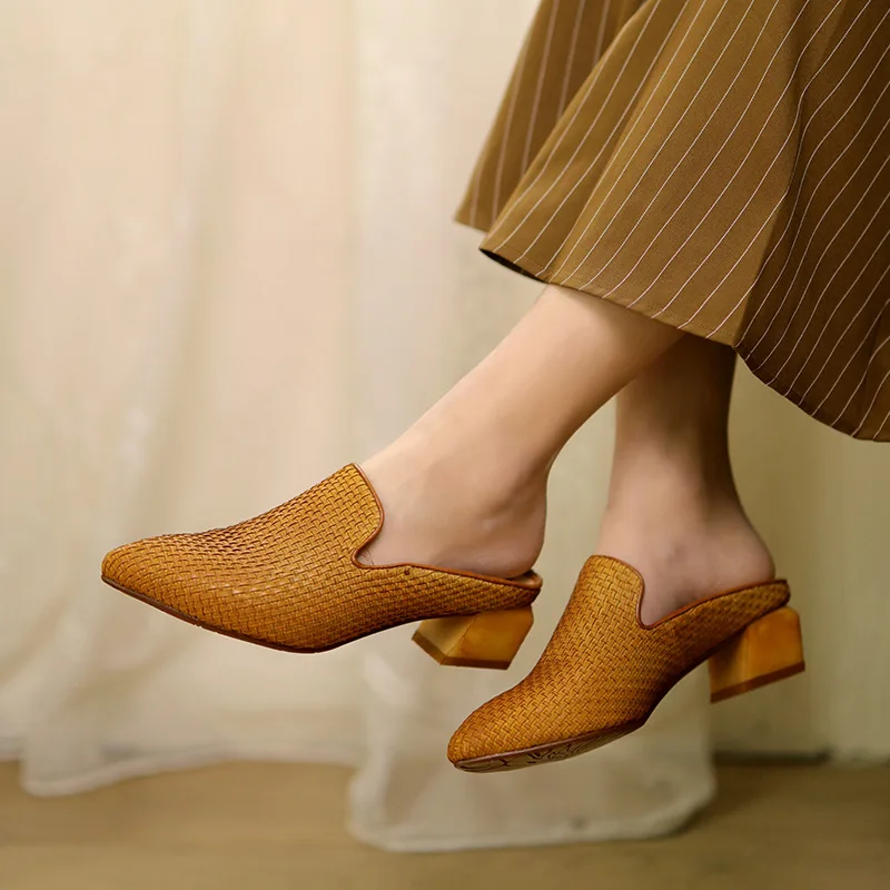 Mules Women Leather Slippers Low Heels Soft Summer Shoes For Women Handmade Genuine Leather Women Slippers Brand2022 Pointed Toe
Mules Women Leather Slippers Low Heels Soft Summer Shoes For Women Handmade Genuine Leather Women Slippers Brand2022 Pointed Toe